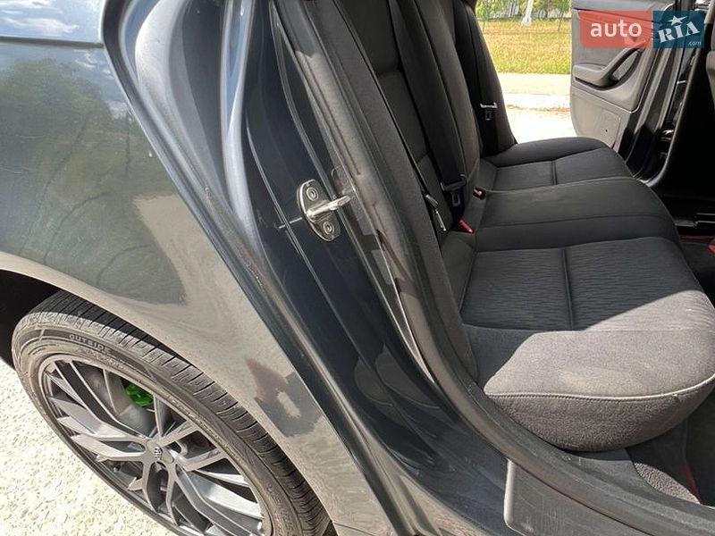 Седан Audi A4 2006 в Коростене