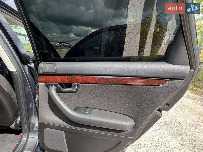 Седан Audi A4 2006 в Коростене
