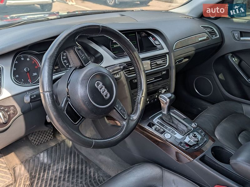 Седан Audi A4 2015 в Киеве