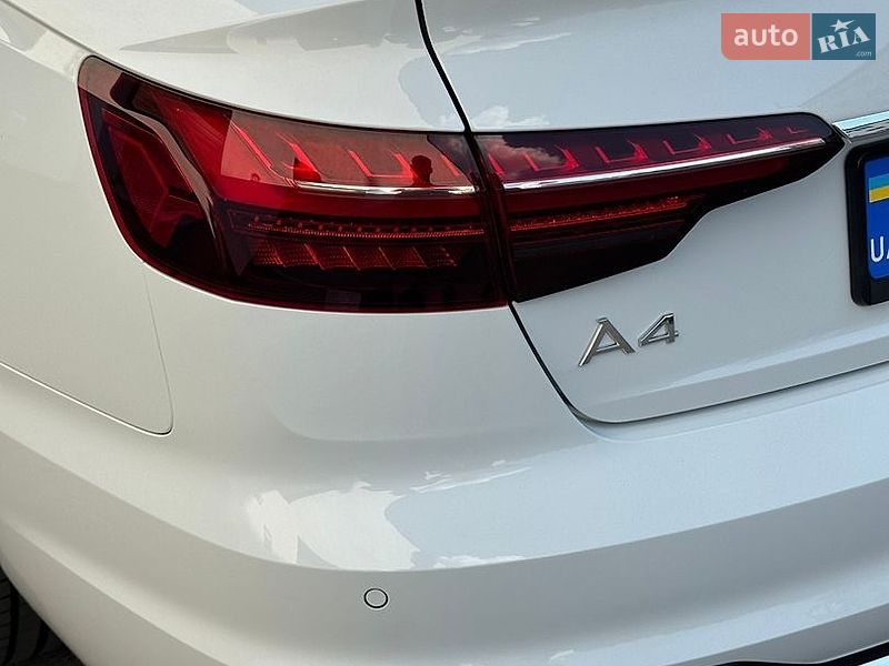 Седан Audi A4 2023 в Киеве