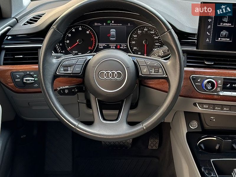 Седан Audi A4 2023 в Киеве