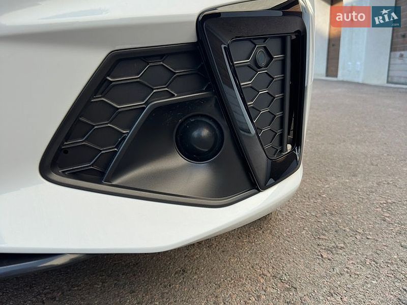 Седан Audi A4 2023 в Киеве