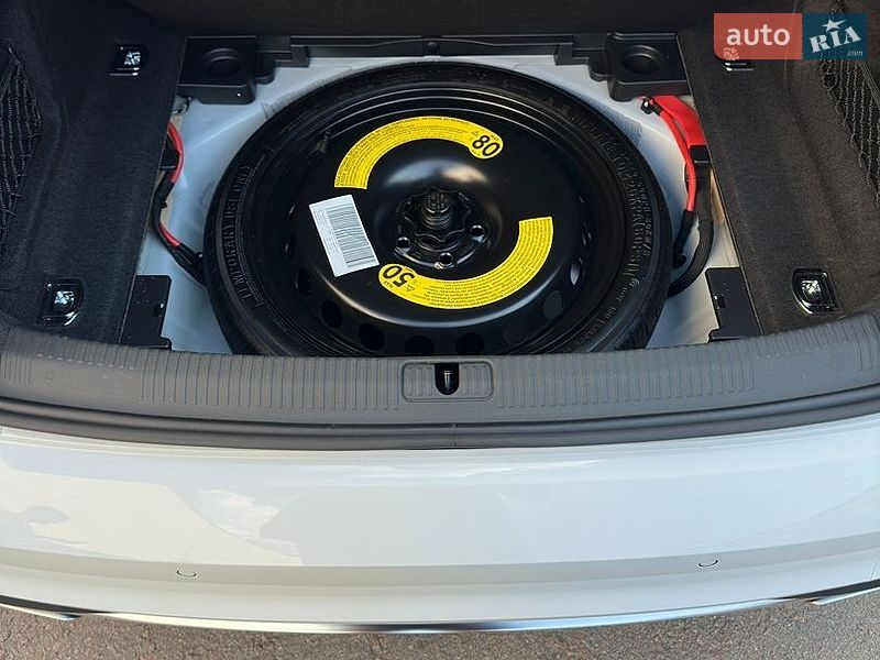 Седан Audi A4 2023 в Киеве