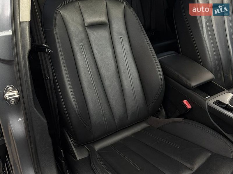 Седан Audi A4 2017 в Киеве