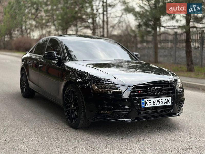 Седан Audi A4 2013 в Дніпрі
