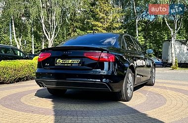 Седан Audi A4 2014 в Львове