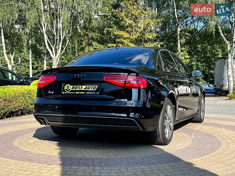 Седан Audi A4 2014 в Львове