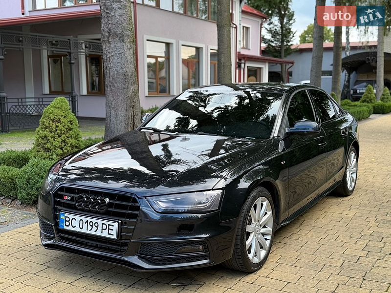Седан Audi A4 2013 в Городке