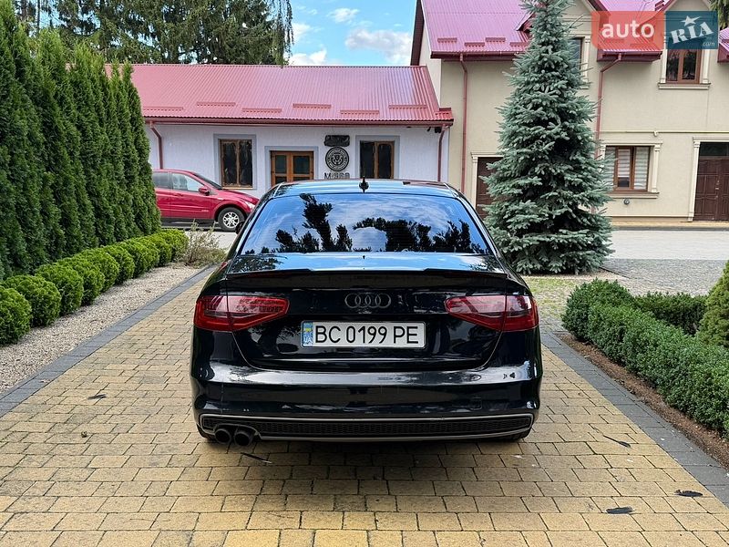 Седан Audi A4 2013 в Городке