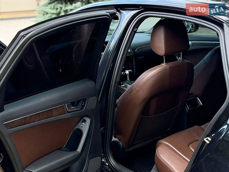 Седан Audi A4 2013 в Городке