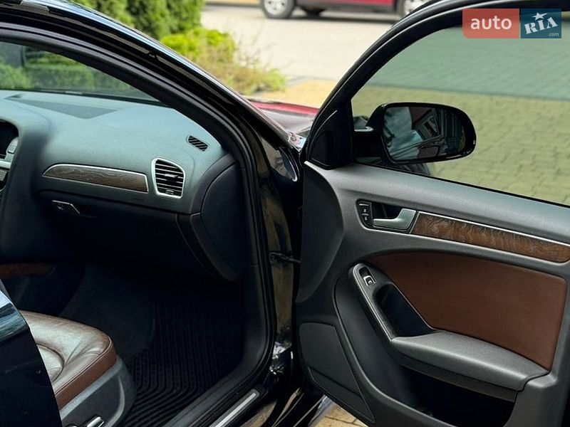 Седан Audi A4 2013 в Городке