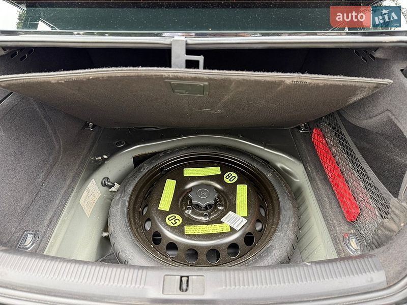 Седан Audi A4 2013 в Городке