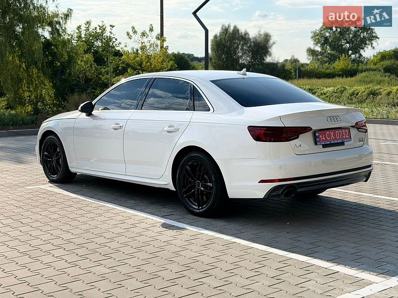 Седан Audi A4 2017 в Рівному