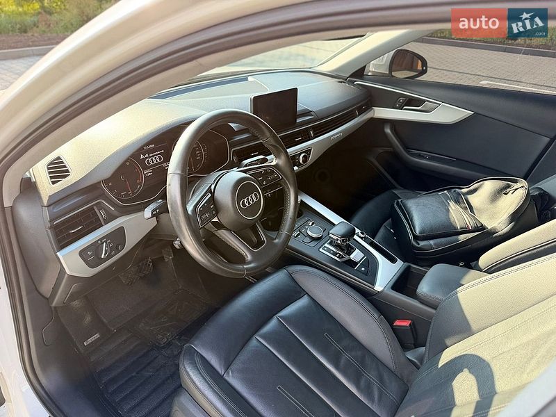 Седан Audi A4 2017 в Рівному