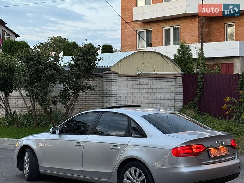 Седан Audi A4 2011 в Виннице