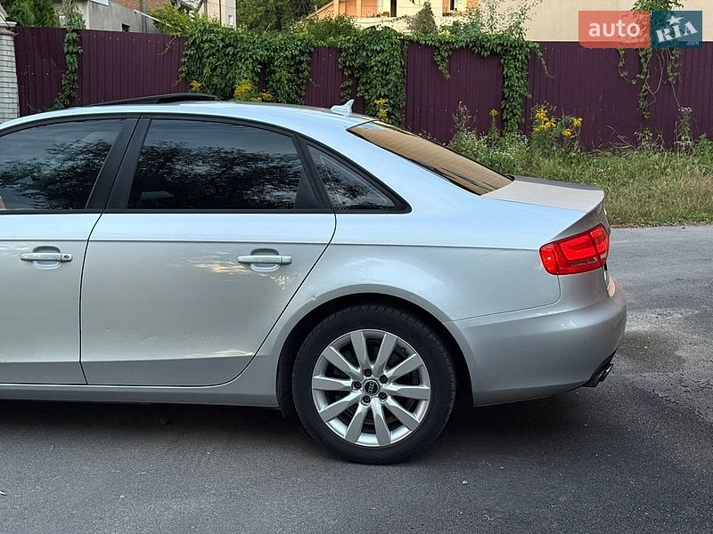 Седан Audi A4 2011 в Виннице