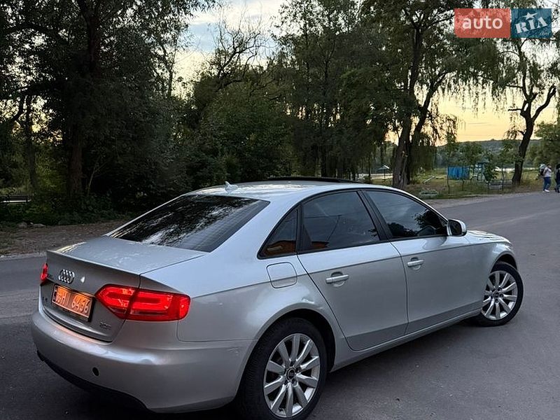 Седан Audi A4 2011 в Виннице