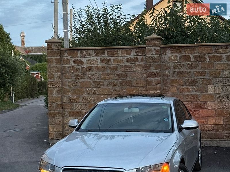 Седан Audi A4 2011 в Виннице