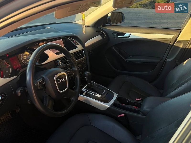 Седан Audi A4 2011 в Виннице
