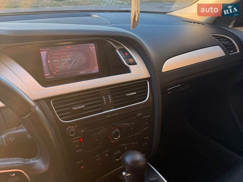 Седан Audi A4 2011 в Виннице