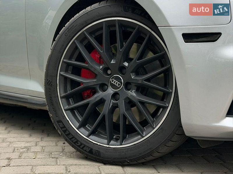 Седан Audi A4 2017 в Ивано-Франковске