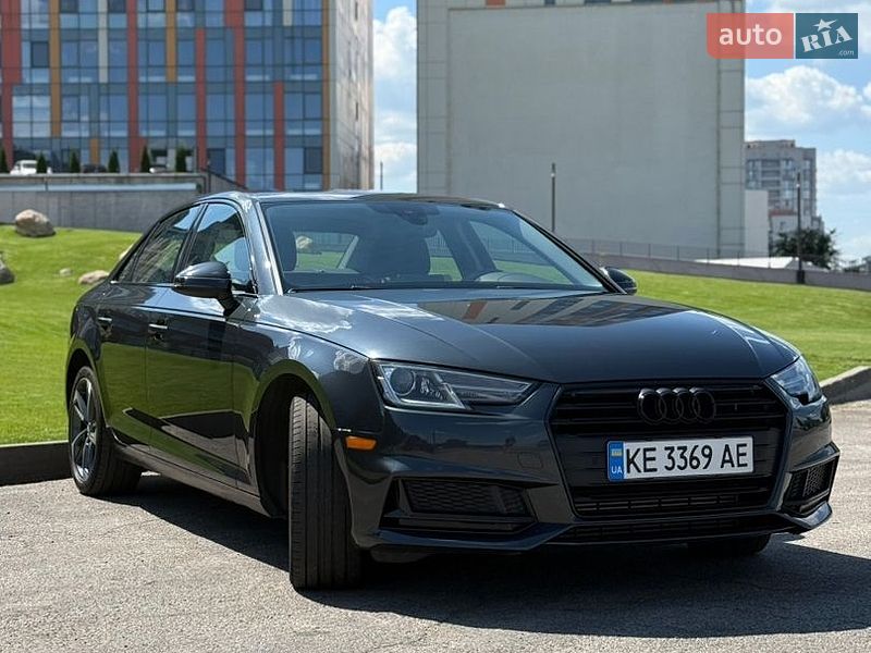 Седан Audi A4 2019 в Днепре
