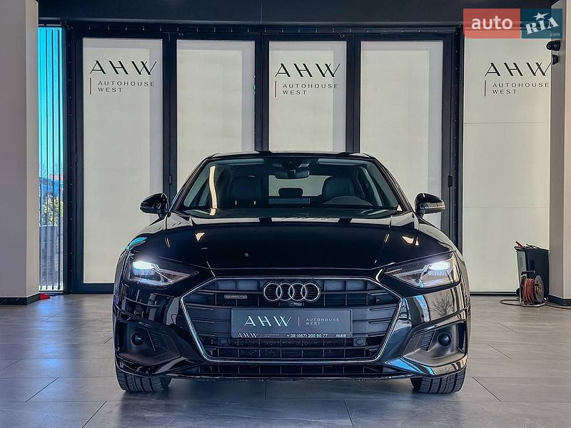 Седан Audi A4 2021 в Львове