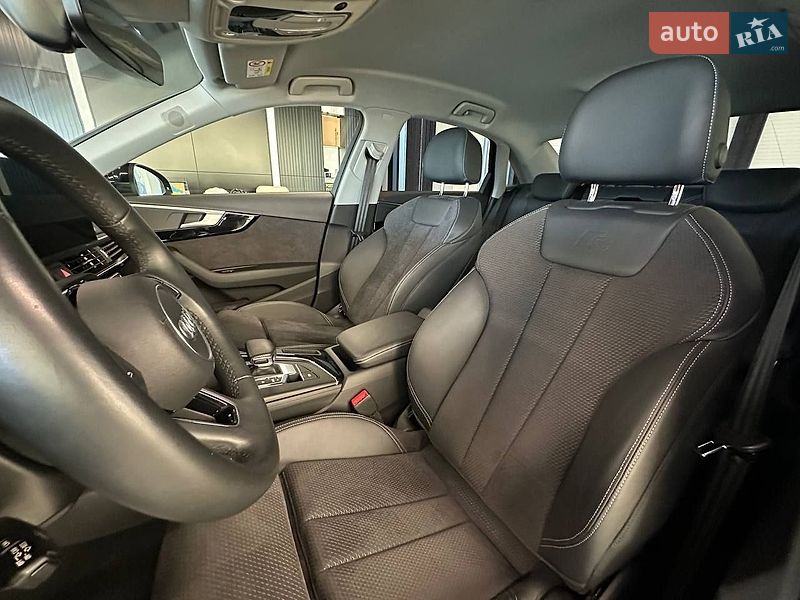 Седан Audi A4 2021 в Львове