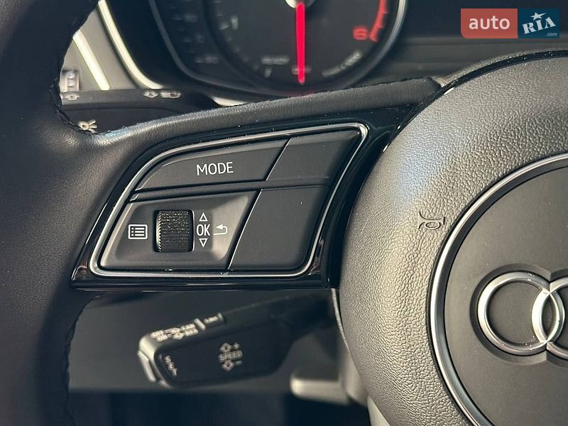 Седан Audi A4 2021 в Львове
