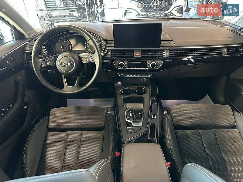 Седан Audi A4 2021 в Львове
