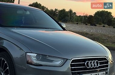 Седан Audi A4 2013 в Горішніх Плавнях