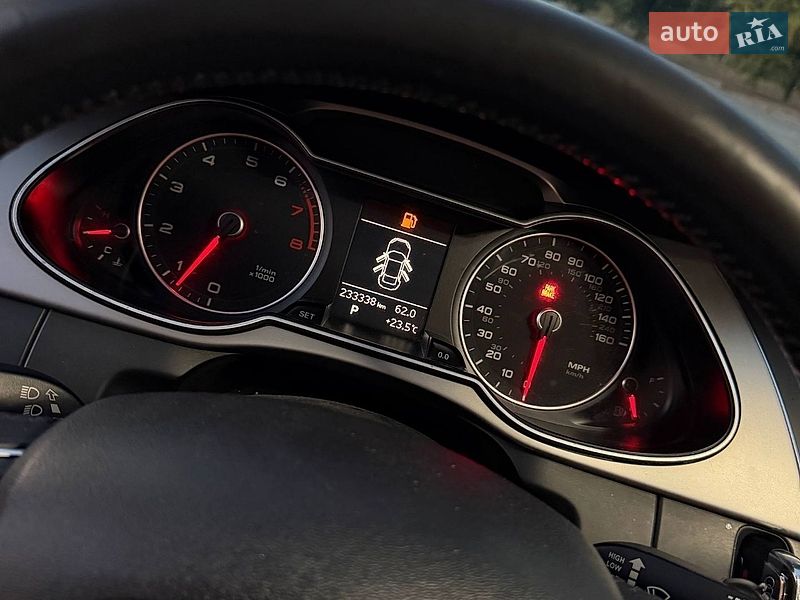 Седан Audi A4 2013 в Горішніх Плавнях