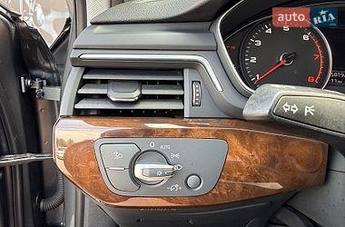Седан Audi A4 2019 в Львові