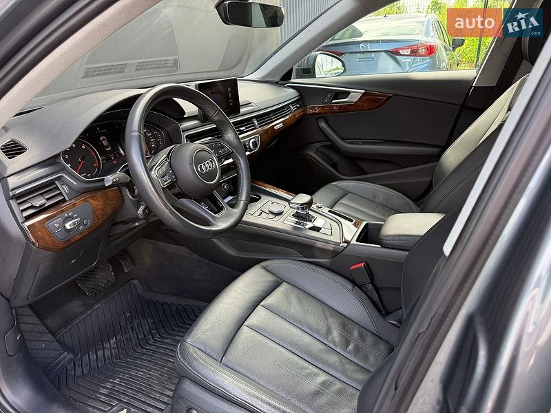 Седан Audi A4 2019 в Львові