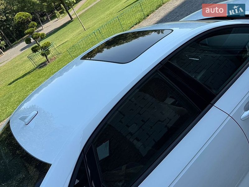 Седан Audi A4 2018 в Хмельницком