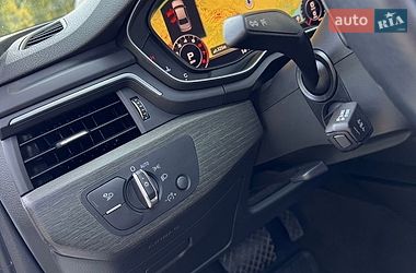 Седан Audi A4 2018 в Хмельницком