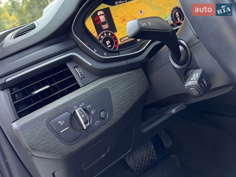 Седан Audi A4 2018 в Хмельницком