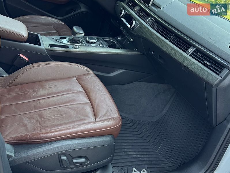 Седан Audi A4 2018 в Хмельницком