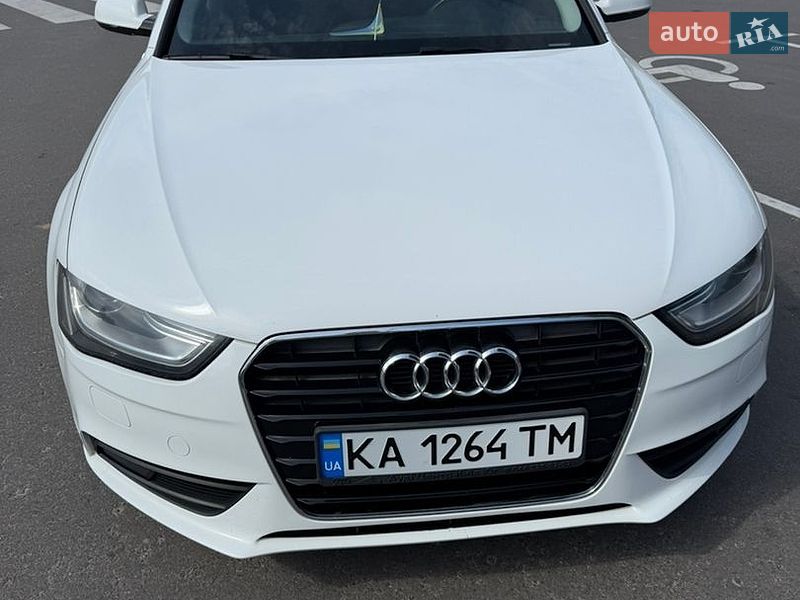 Седан Audi A4 2014 в Києві