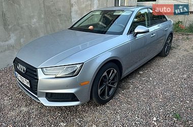 Седан Audi A4 2019 в Кулишах