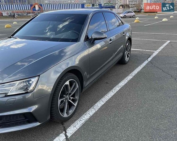 Седан Audi A4 2019 в Киеве