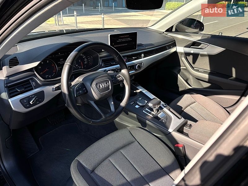 Универсал Audi A4 2017 в Киеве