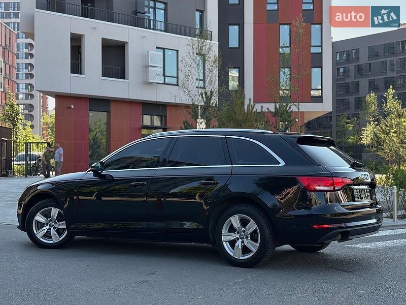 Универсал Audi A4 2017 в Киеве