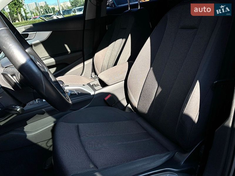 Универсал Audi A4 2017 в Киеве