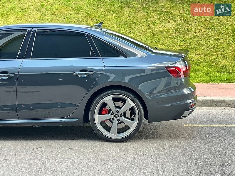 Седан Audi A4 2019 в Киеве
