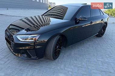 Седан Audi A4 2023 в Дніпрі