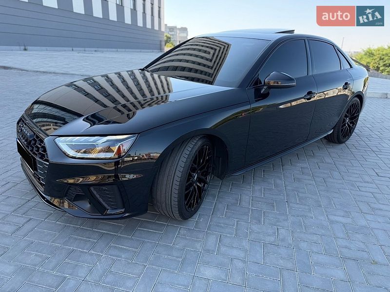 Седан Audi A4 2023 в Дніпрі