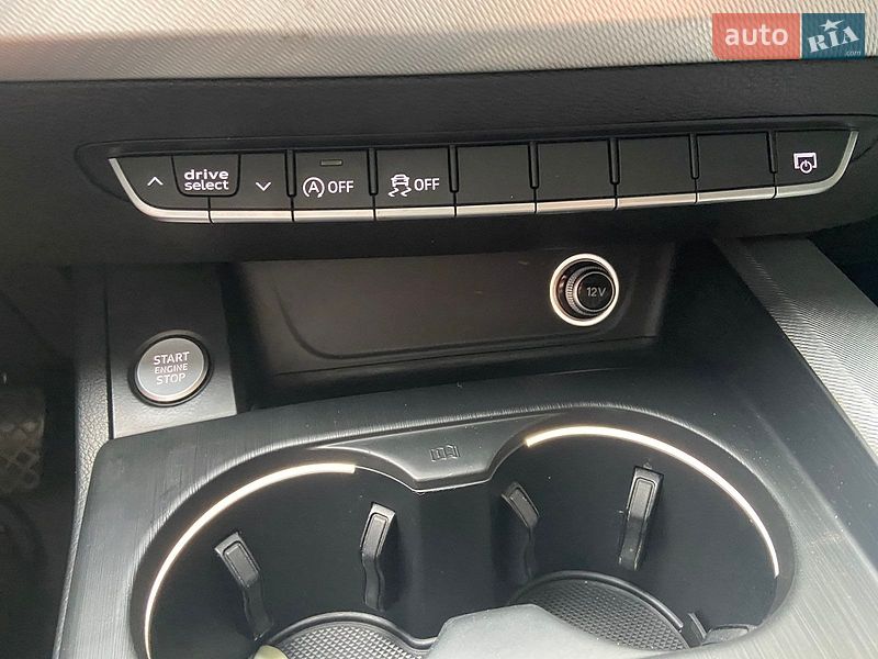 Седан Audi A4 2016 в Хмельницком