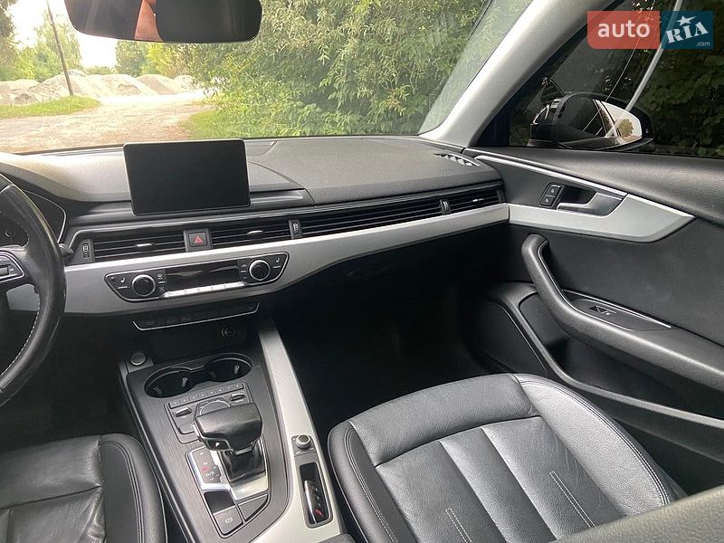 Седан Audi A4 2016 в Хмельницком