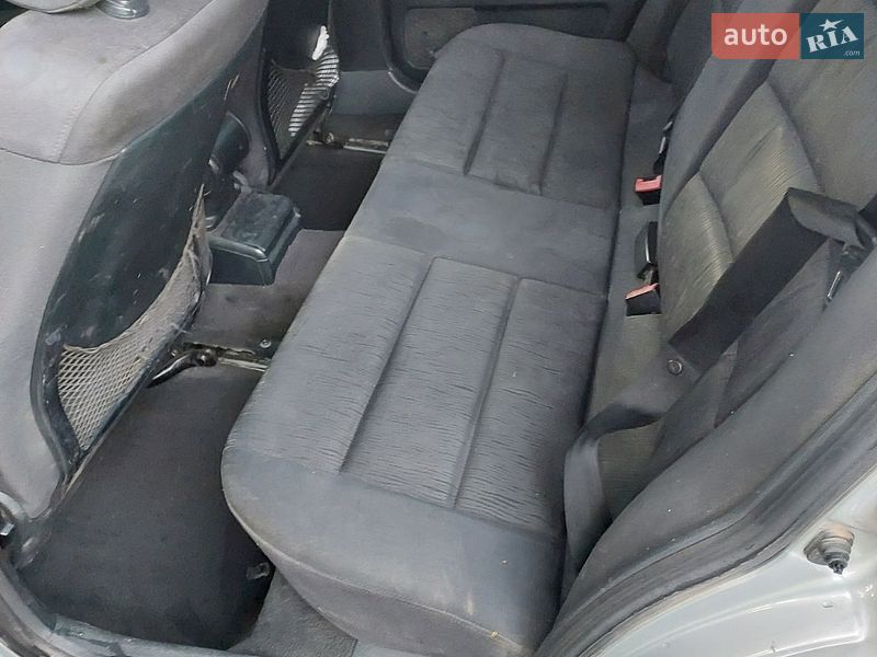 Универсал Audi A4 1997 в Новоселице
